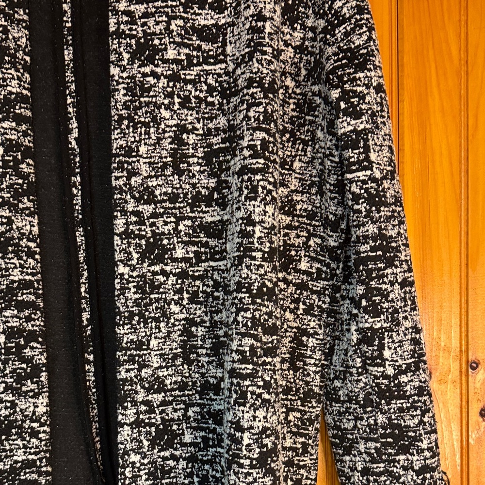 Philosophy from Anthropologie Black and White Knit Long Cardigan - Picture 9 of 11